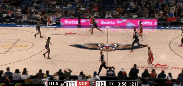 mk体育官方网站入口杀疯了!麦科勒姆31中18砍下45分8板4助3帽 末节&加时24分